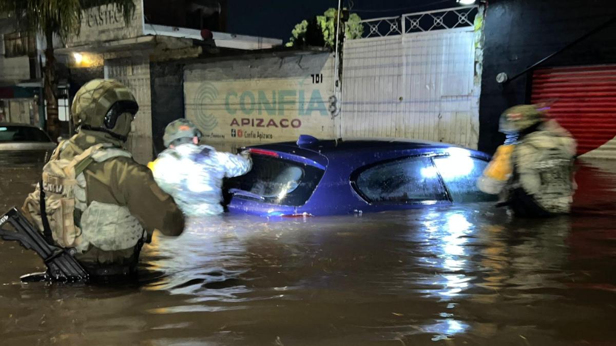 Fuerte lluvia se mete hasta la recámara; deja a vecinos sin colchones, sillones, vehículos…