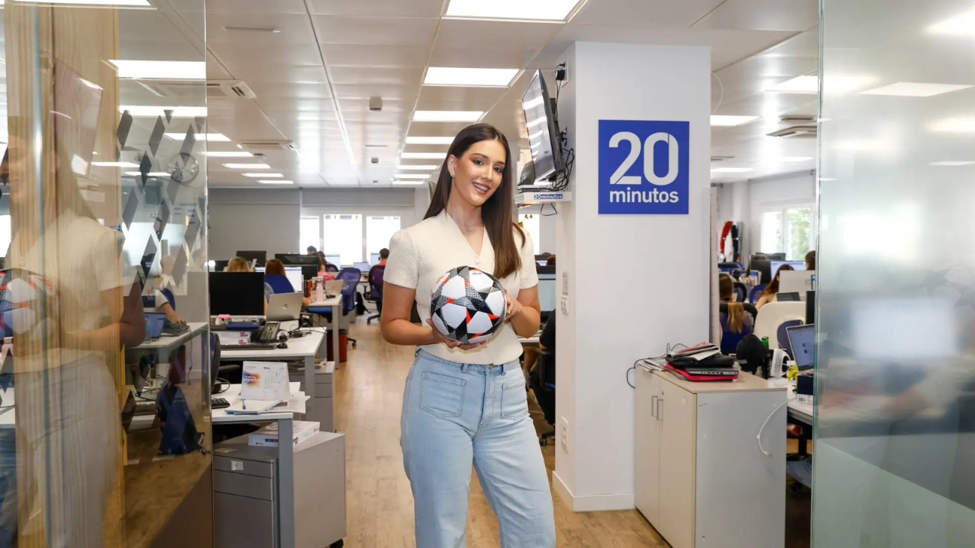 María Trisac, periodista deportiva: "Que no haya ningún futbolista del Madrid en la lista es por una cuestión de De la Fuente"