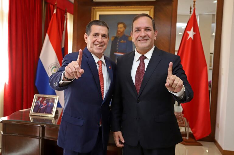ANR: Arnaldo visita a Cartes para "sellar" unidad para octubre - Política