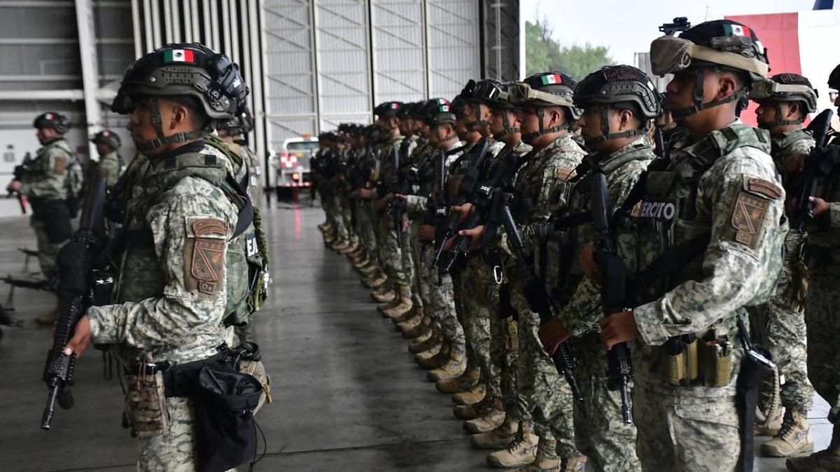 Defensa envía mil elementos del Ejército a Sinaloa; 100 son fusileros paracaidistas