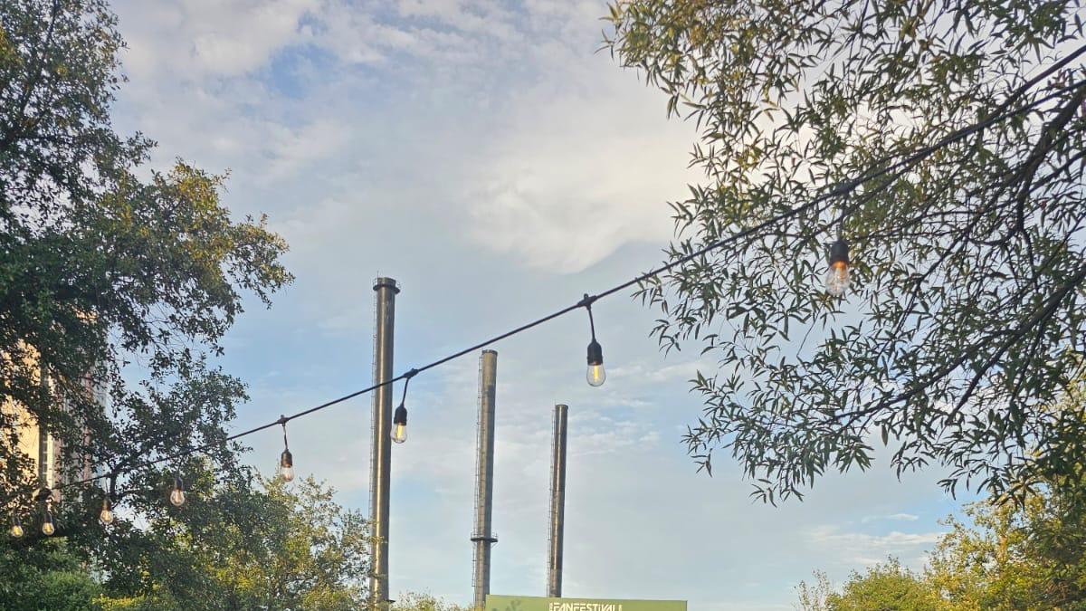 Calor de más de 40 grados no desanima a asistentes al Fan Fest Monterrey