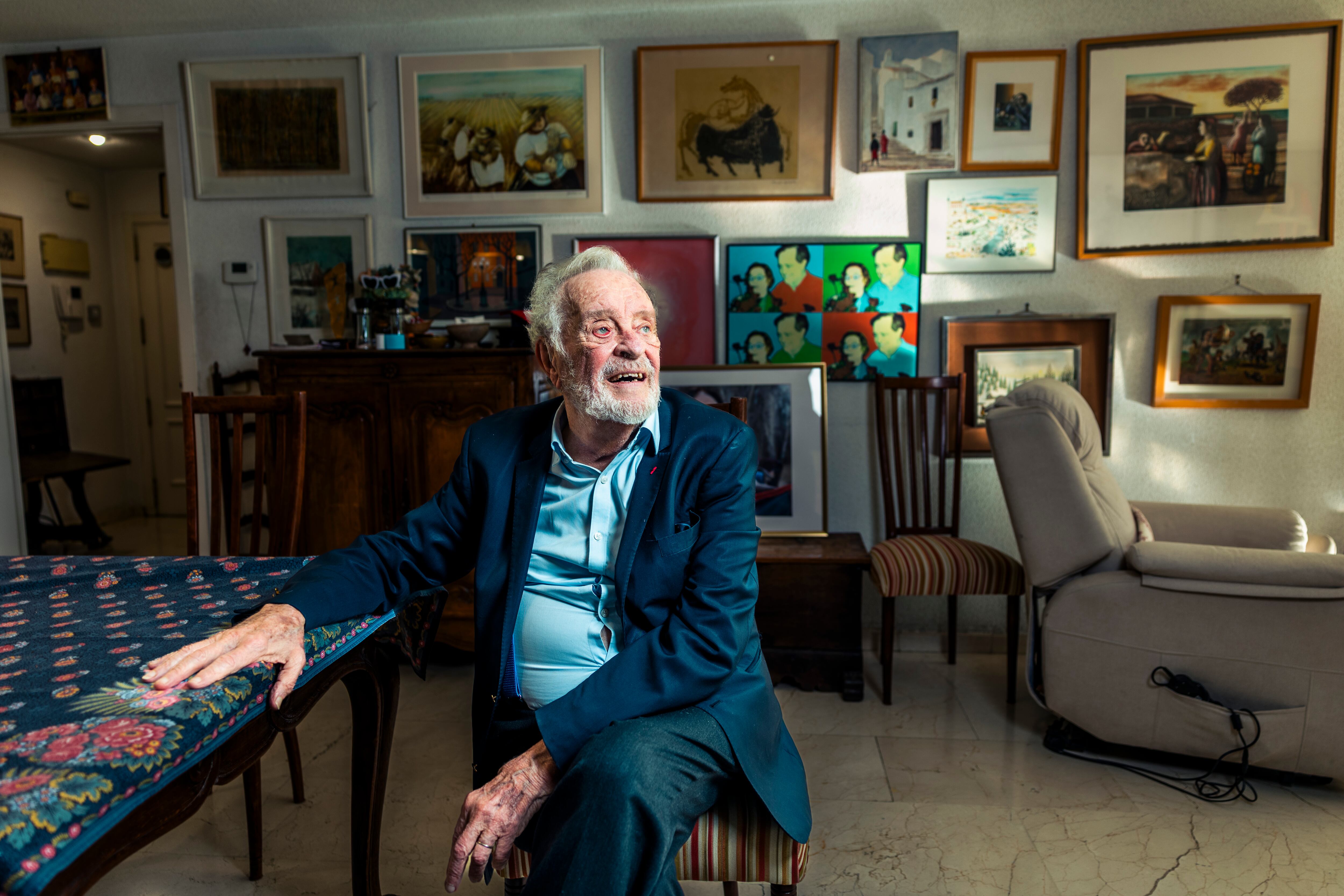 El francés de 93 años que acercó las encuestas a la prensa en España: "Para dedicarte a esto tienes que ser apolítico"