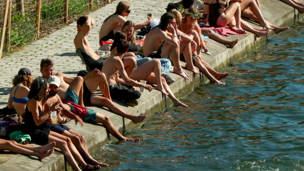 Francia emite alerta máxima por calor en la mitad del país