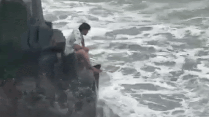 Karnataka tourist slips from rocks, drowns off Goa coast