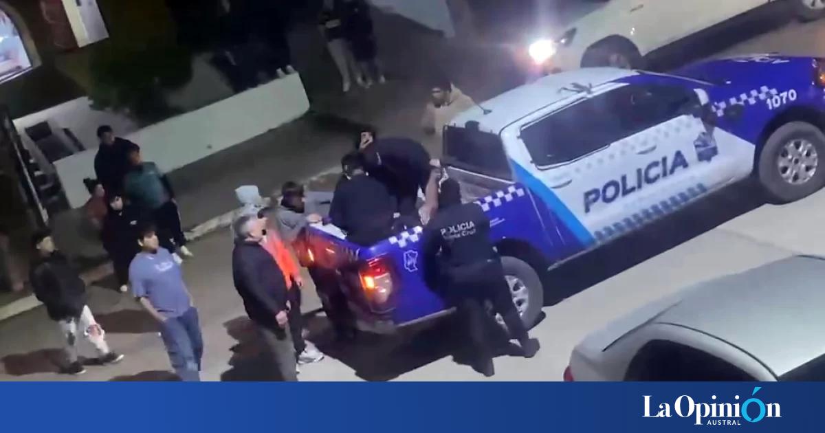 Demoraron a un hombre armado con un cuchillo que caminaba en estado de crisis por la vía pública
