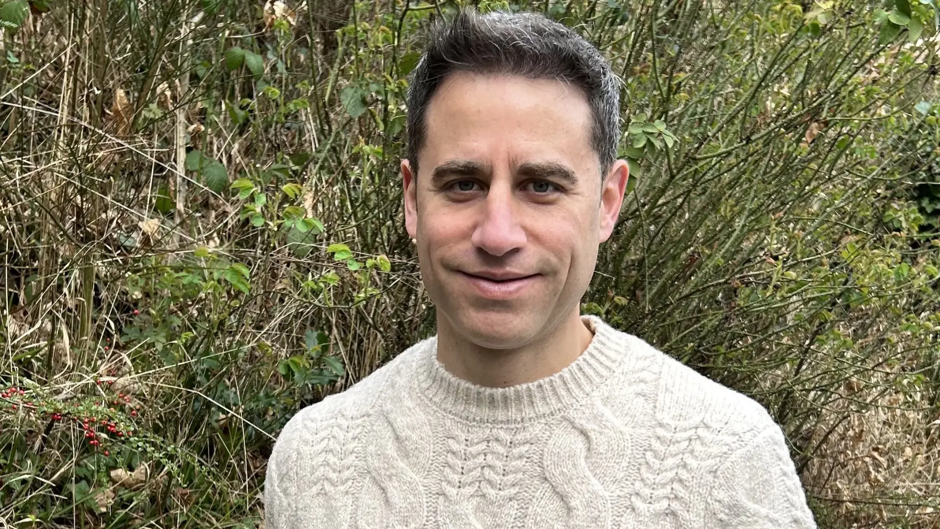 ​David Nel publica 'Empezó en Banaba': "Tras escribir el libro, apareció la IA y tuve que cambiar ciertos aspectos"