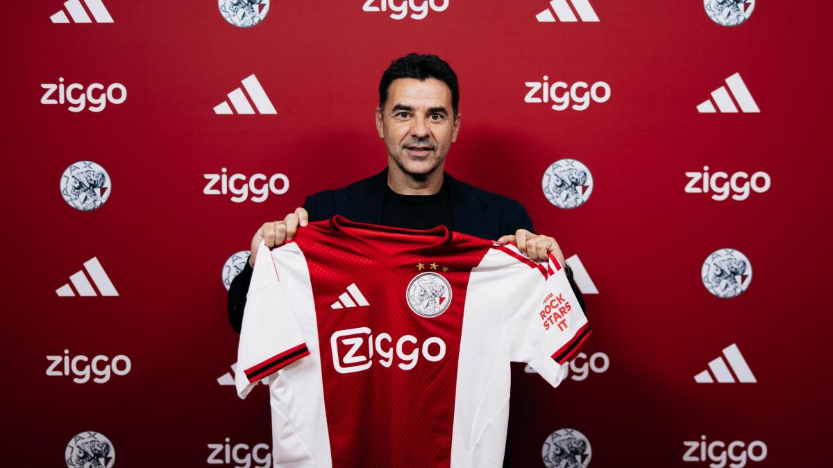 Míchel firma como nuevo técnico del Ajax hasta 2028