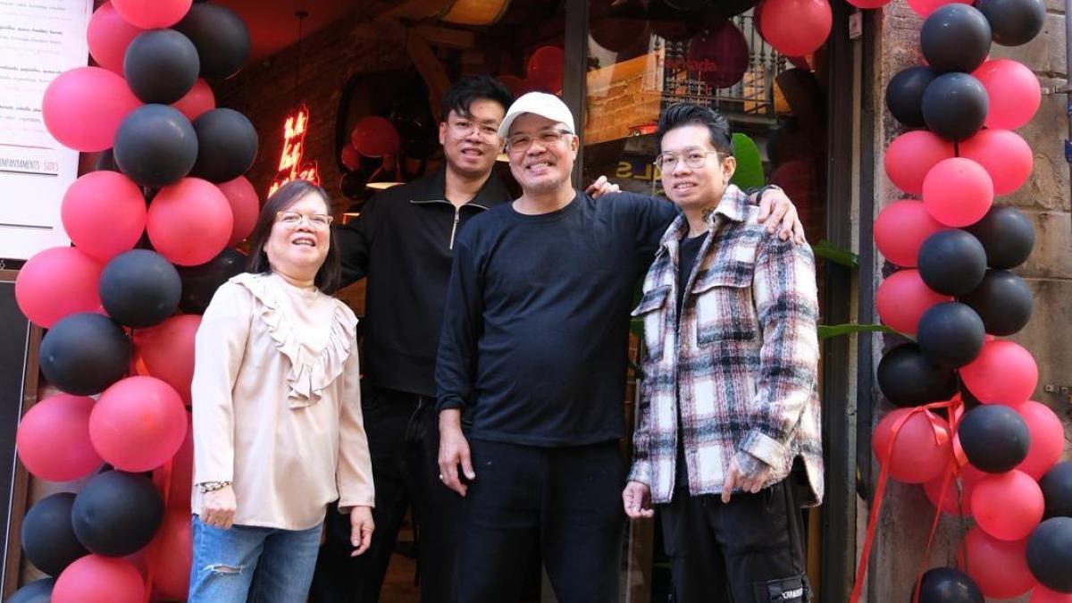 Una familia de Filipinas protagoniza la hamburguesería de moda en Barcelona