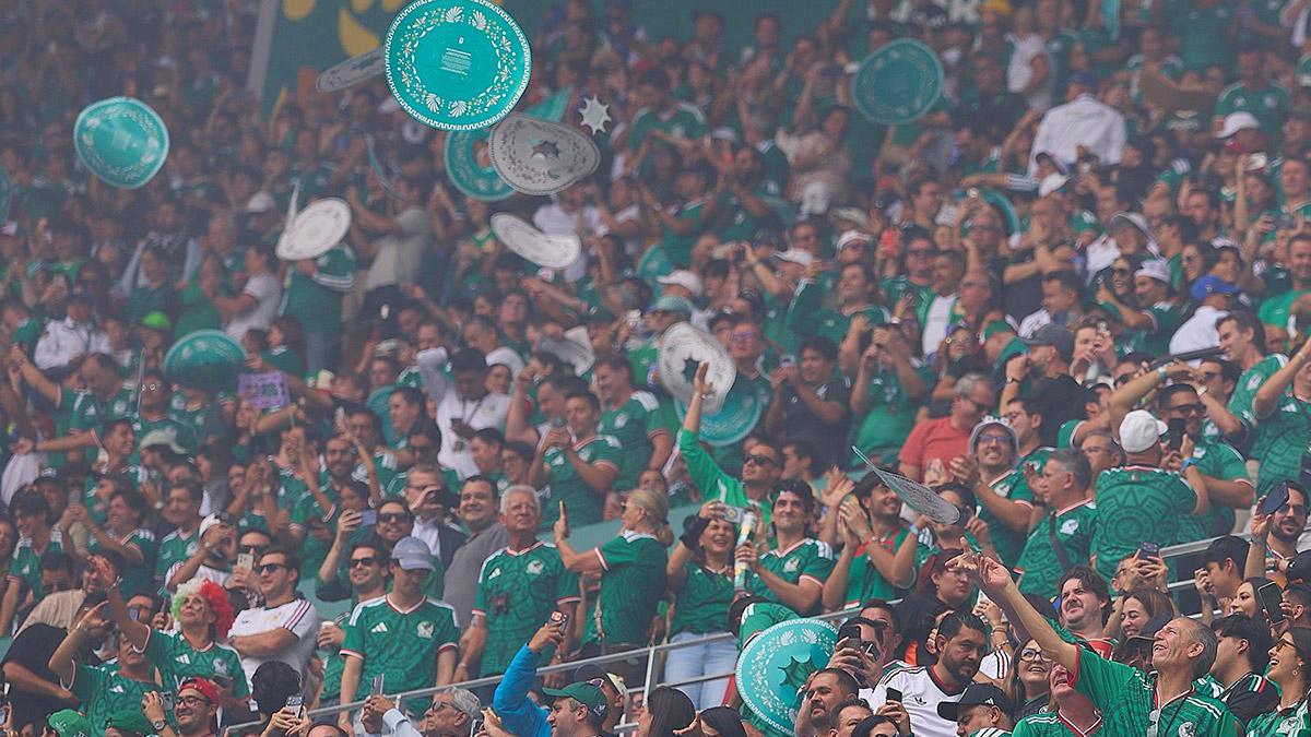 Se viralizó video de aficionado levantándose de su silla de ruedas en el Estadio CDMX