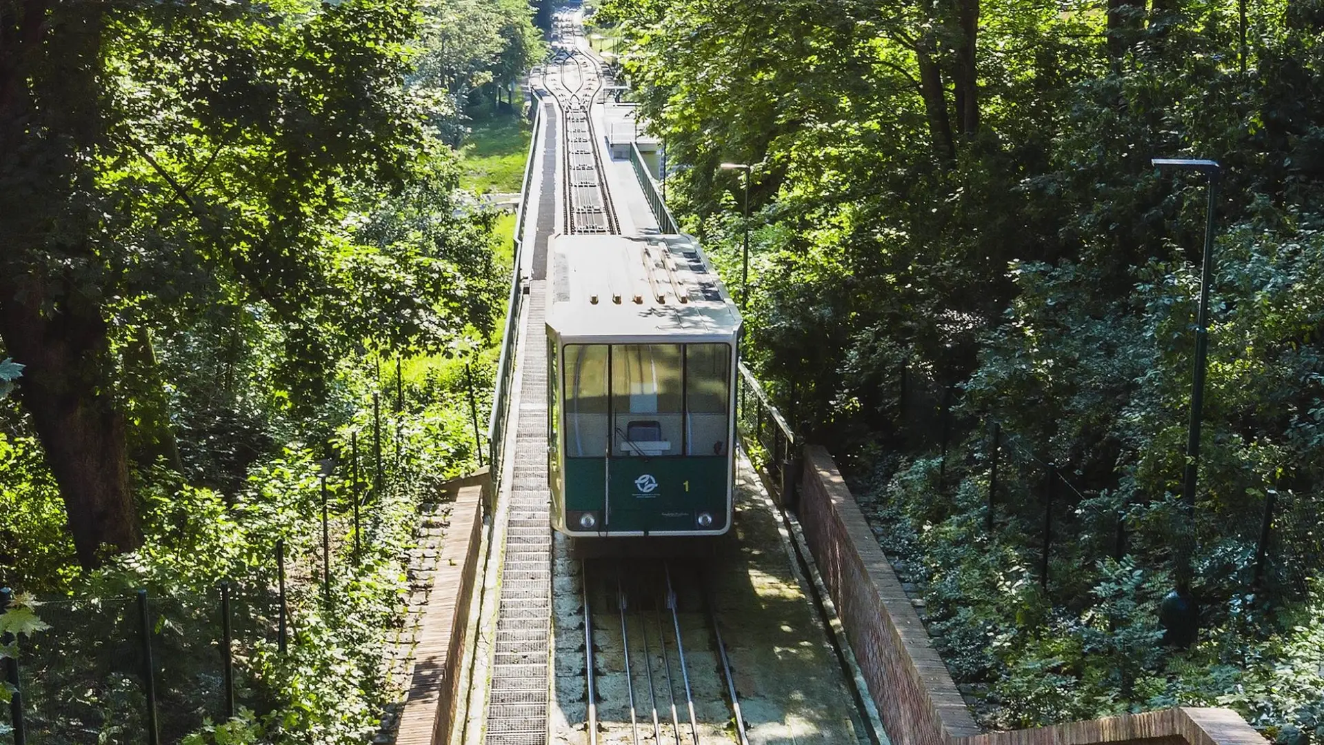 El funicular más bonito de la ciudad más romántica vuelve a funcionar