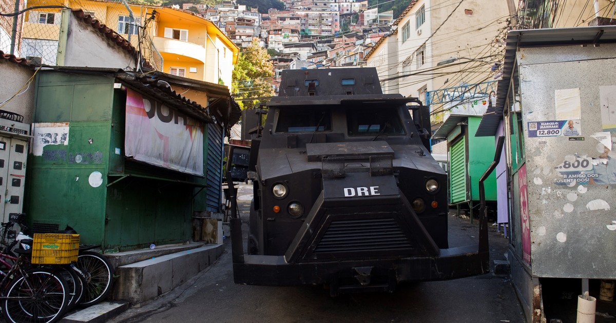 "Fue una situación de guerra": turistas quedan atrapados cerca de una favela en Río de Janeiro en medio de un operativo contra el narco