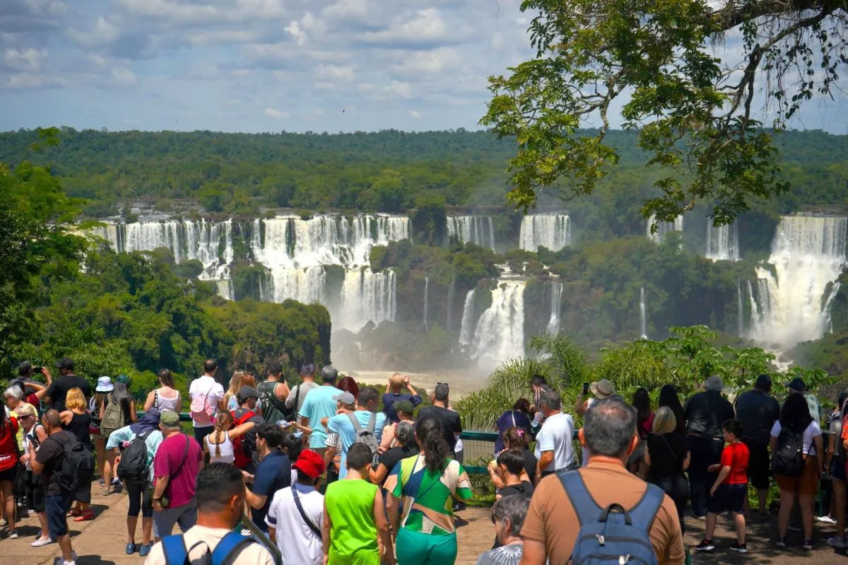 Cataratas lado argentino recibió un 30% menos de turistas que el lado brasileño