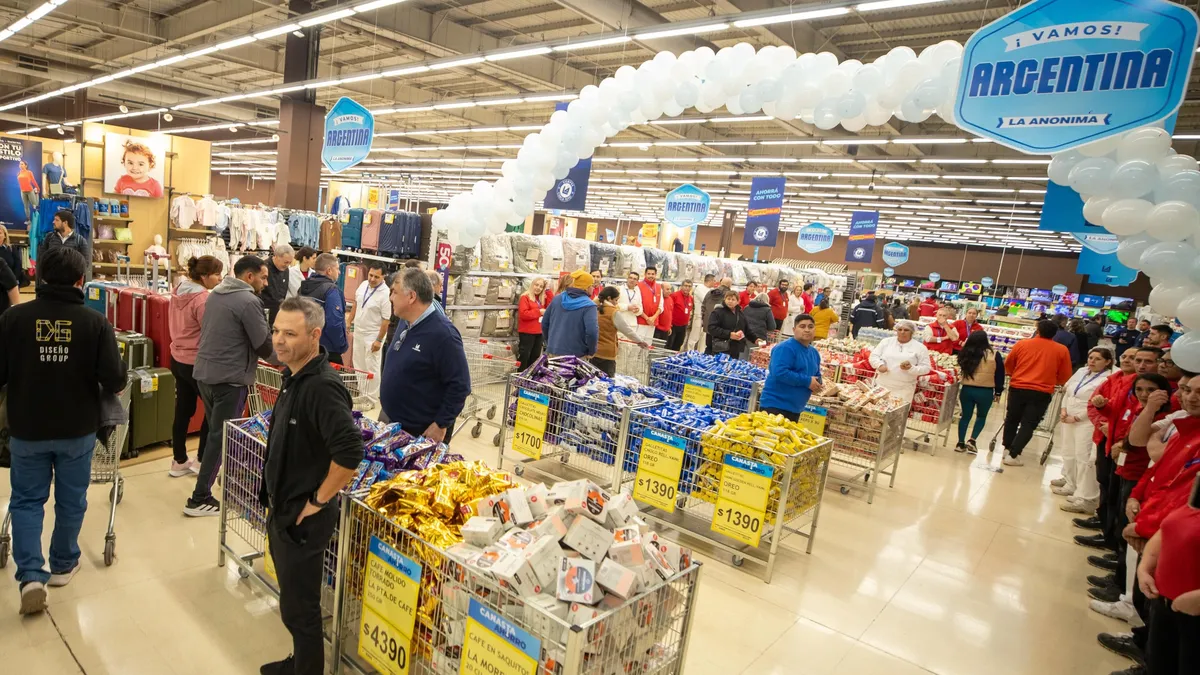 La Anónima abrió sus puertas en San Juan: Orrego le pidió a los dueños integrar a proveedores locales