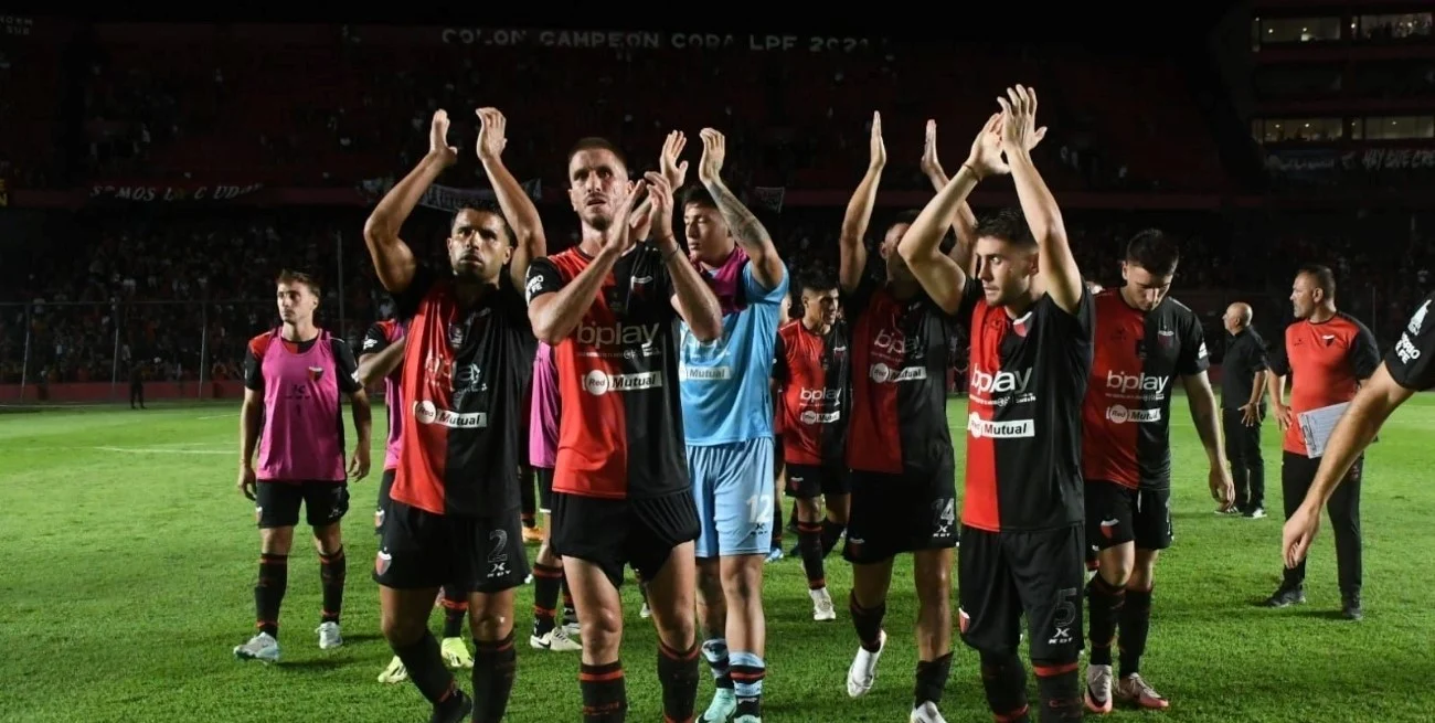 Los zagueros de Colón coinciden: "No ganamos, pero el triunfo está cerca"