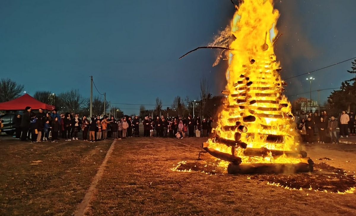Fogata de San Pedro y San Pablo: una tarde de fe y tradición