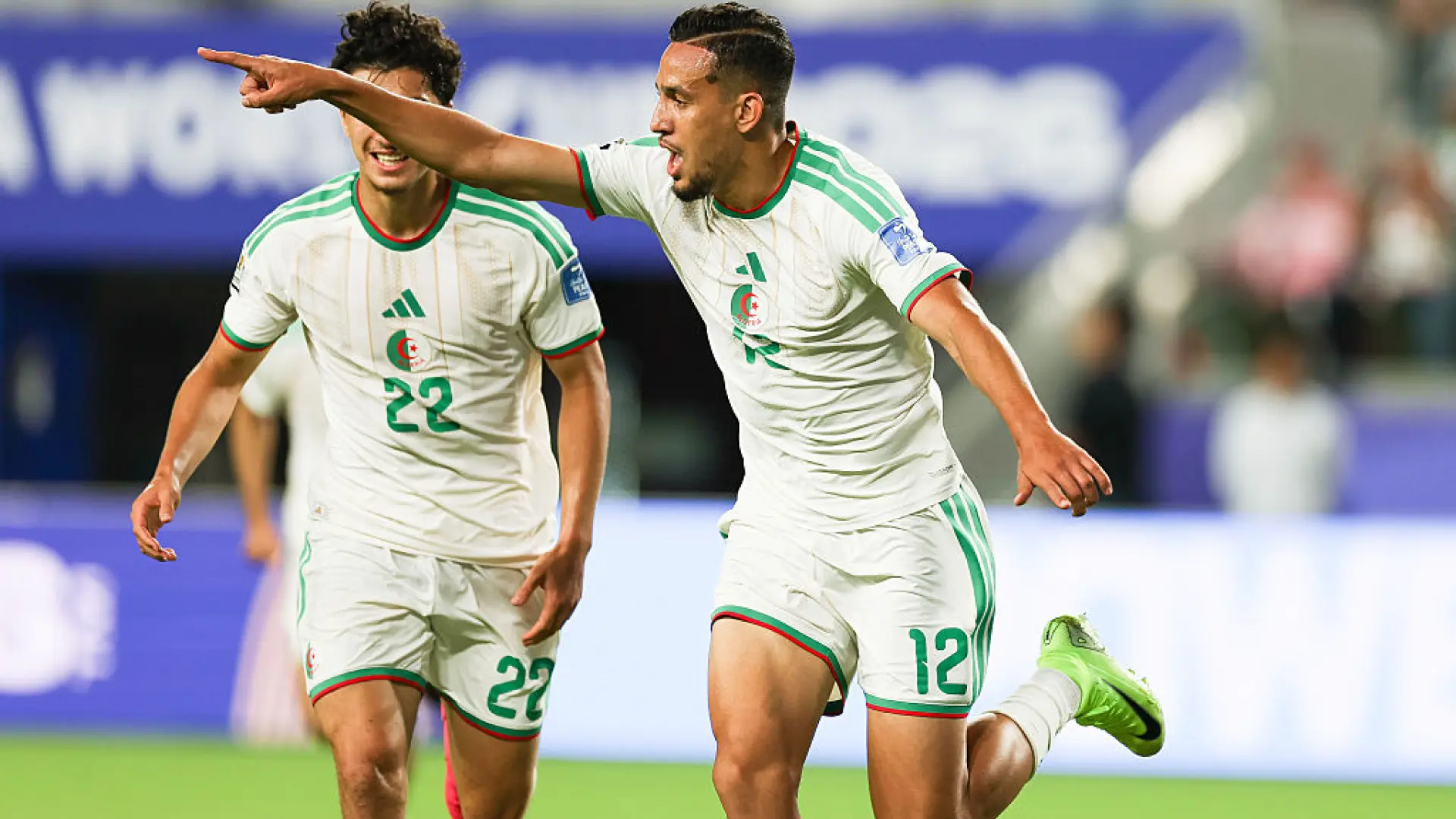 Dos mazazos de Argelia salvan el desastre y eliminan a Jordania del Mundial