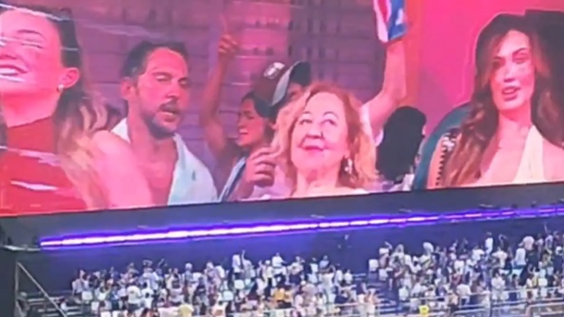 Carmen Machi y Paco León, grandes invitados a 'La Casita' de Bad Bunny en su sexto concierto de Madrid