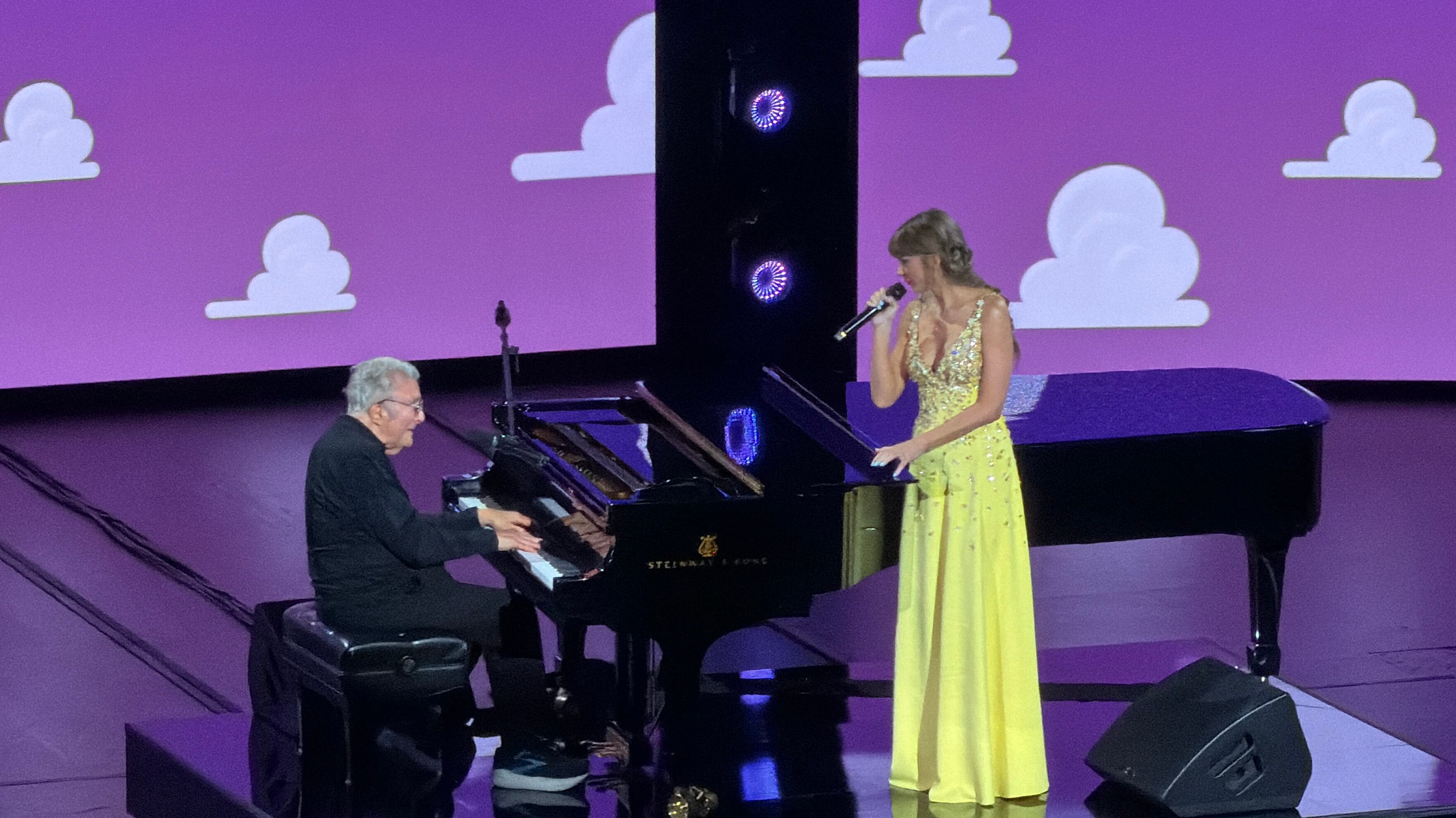 Sorpresa en el estreno de 'Toy Story 5': Taylor Swift canta 'Hay un amigo en mí'