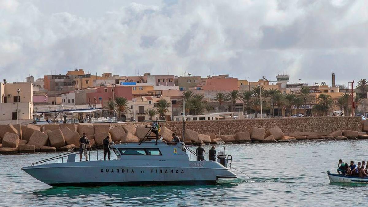Naufragio frente a Libia deja 51 migrantes muertos