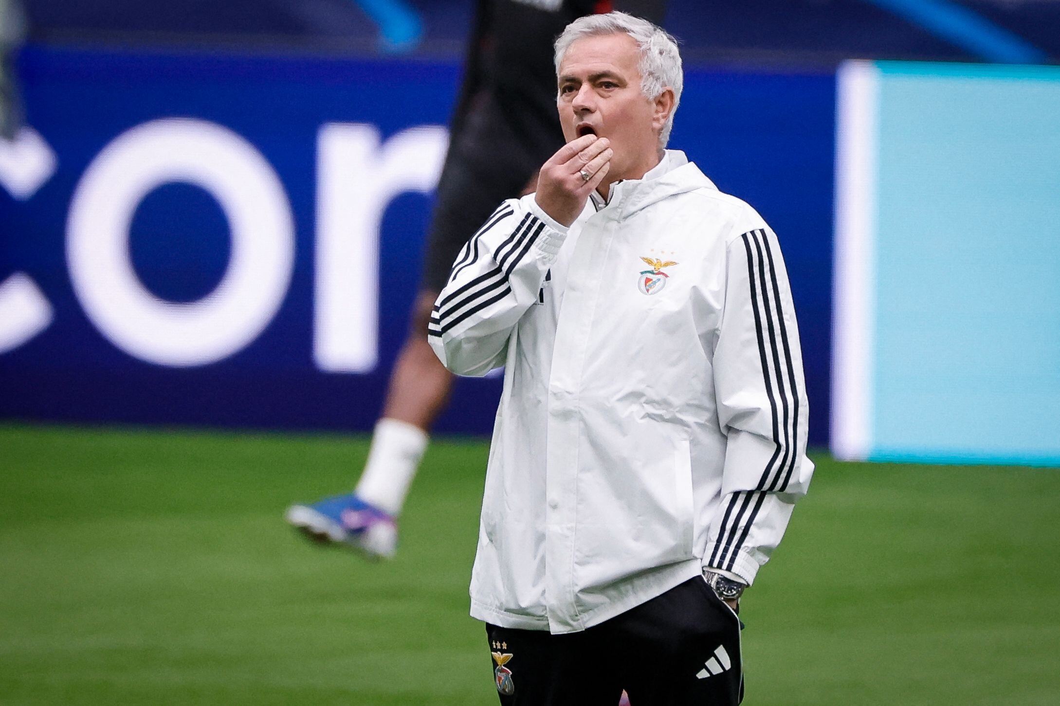 Florentino Pérez anuncia a José Mourinho como su entrenador para el Real Madrid