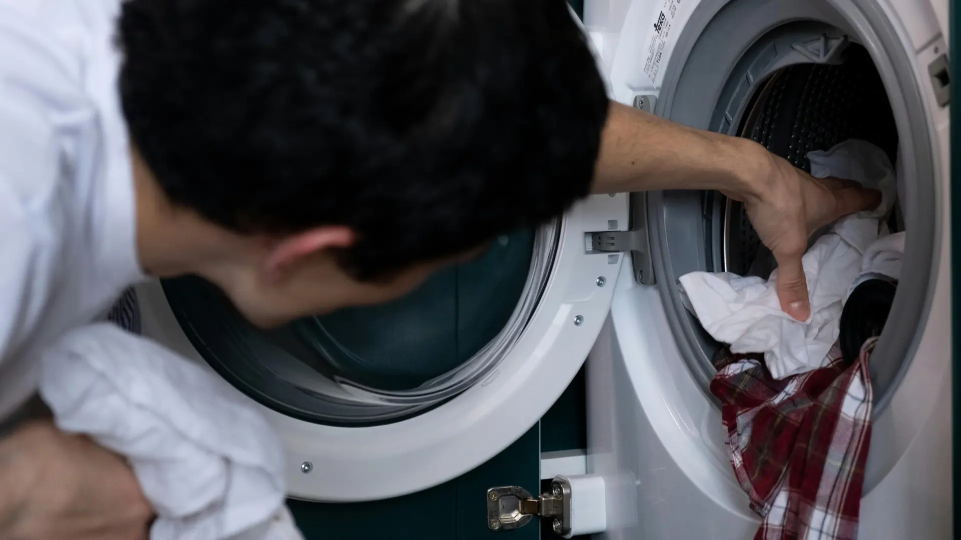 Un joven apuñala a su compañero de piso por poner la lavadora de madrugada en Móstoles