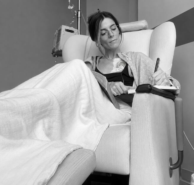 Murió famosa influencer de 36 años por un cáncer de estómago: "Estamos devastados"