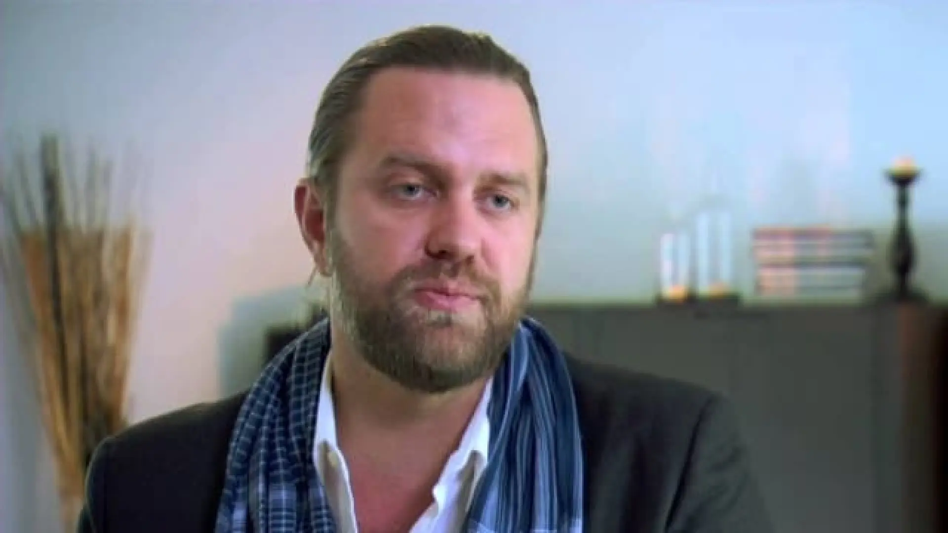 Carl Erik Rinsch, el director que estafó 72 millones de dólares a Netflix, condenado a dos años y medio de cárcel