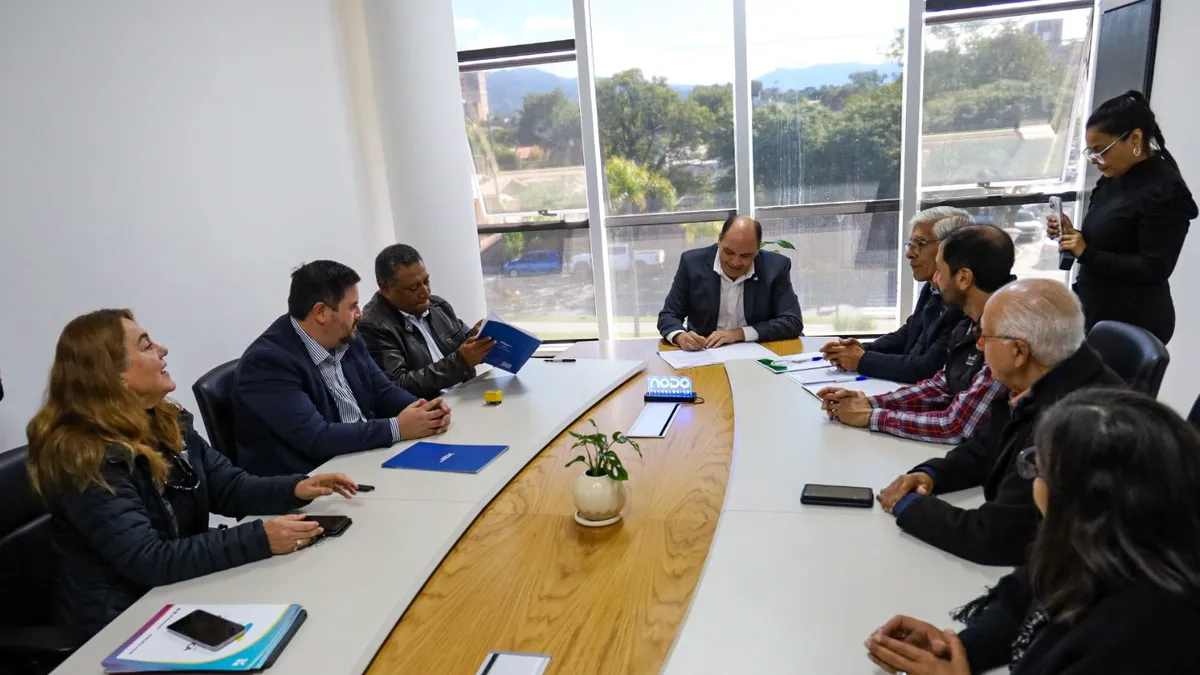 Capital impulsa las artesanías y el turismo puneño con nuevos acuerdos de cooperación