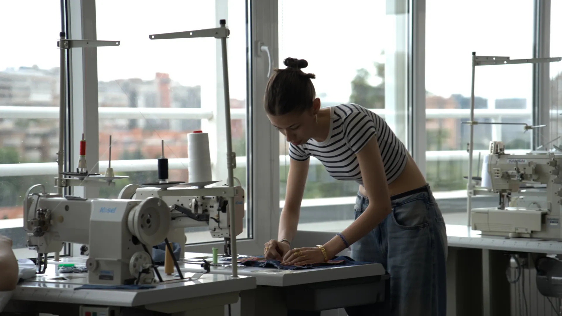 Un grupo de estudiantes de diseño aprende a crear moda inclusiva: "Los niños con discapacidad quieren vestir como los demás"
