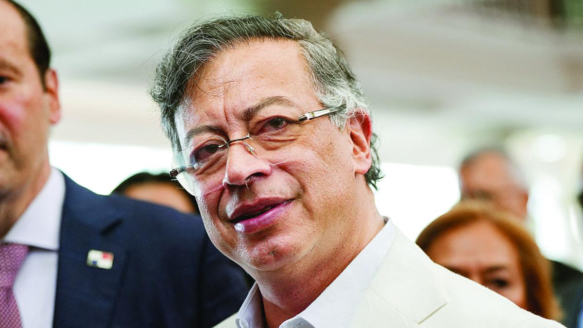 Gustavo Petro acusa a software de los comicios en Colombia; exige revisar actas