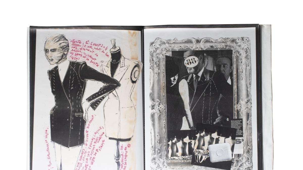 Martin Margiela lo vende todo, desde los vestidos de su madre hasta sus Barbies