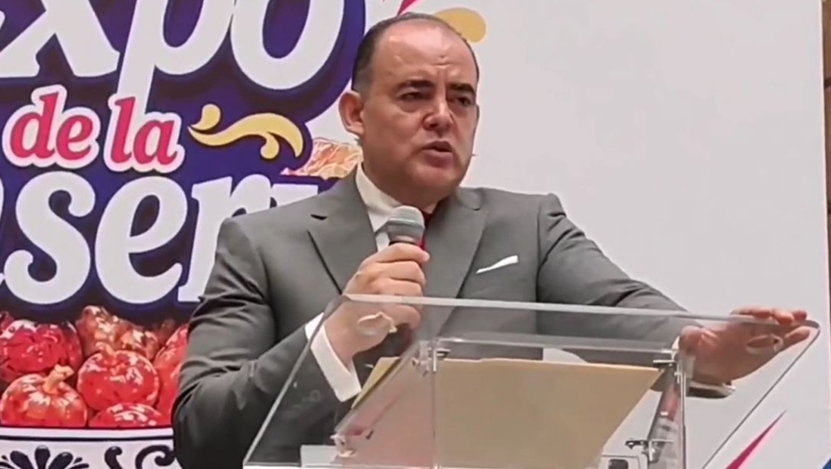 Michoacán: Multan a diputado con hasta 100 mil pesos por narcocorrido