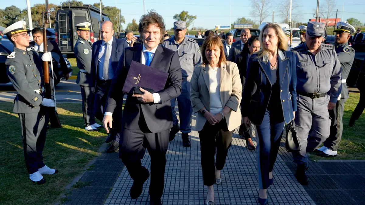 Patricia Bullrich marca límites al borde del Rubicón mientras Javier Milei espera a la economía