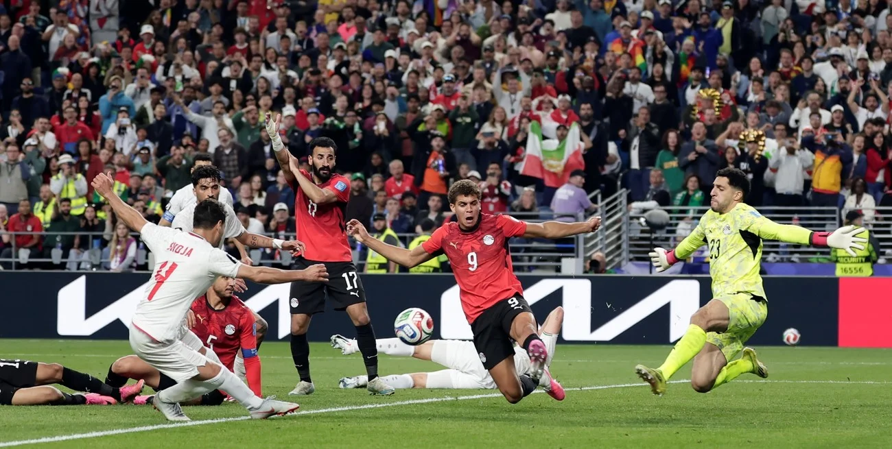 Egipto empató con Irán en un final dramático gracias al VAR y clasificó a los 16avos de final