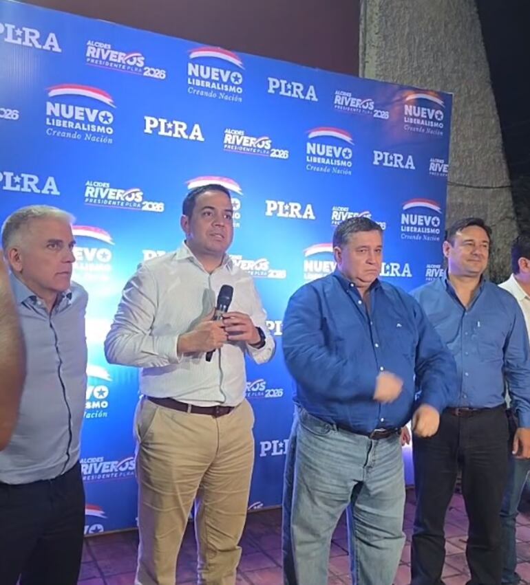 PLRA: Estigarribia pide a Riveros ganar 100 intendencias y armar la chapa ganadora 2028 - Política