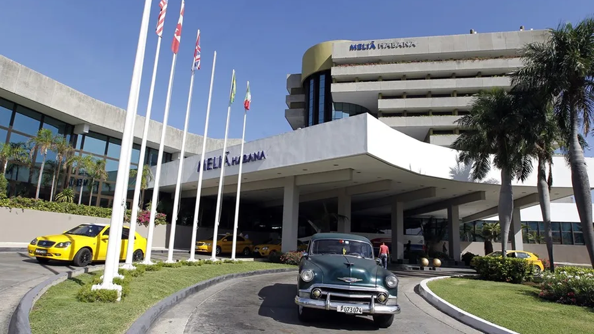 El éxodo de empresas agrava el colapso de la economía cubana, mientras Díaz