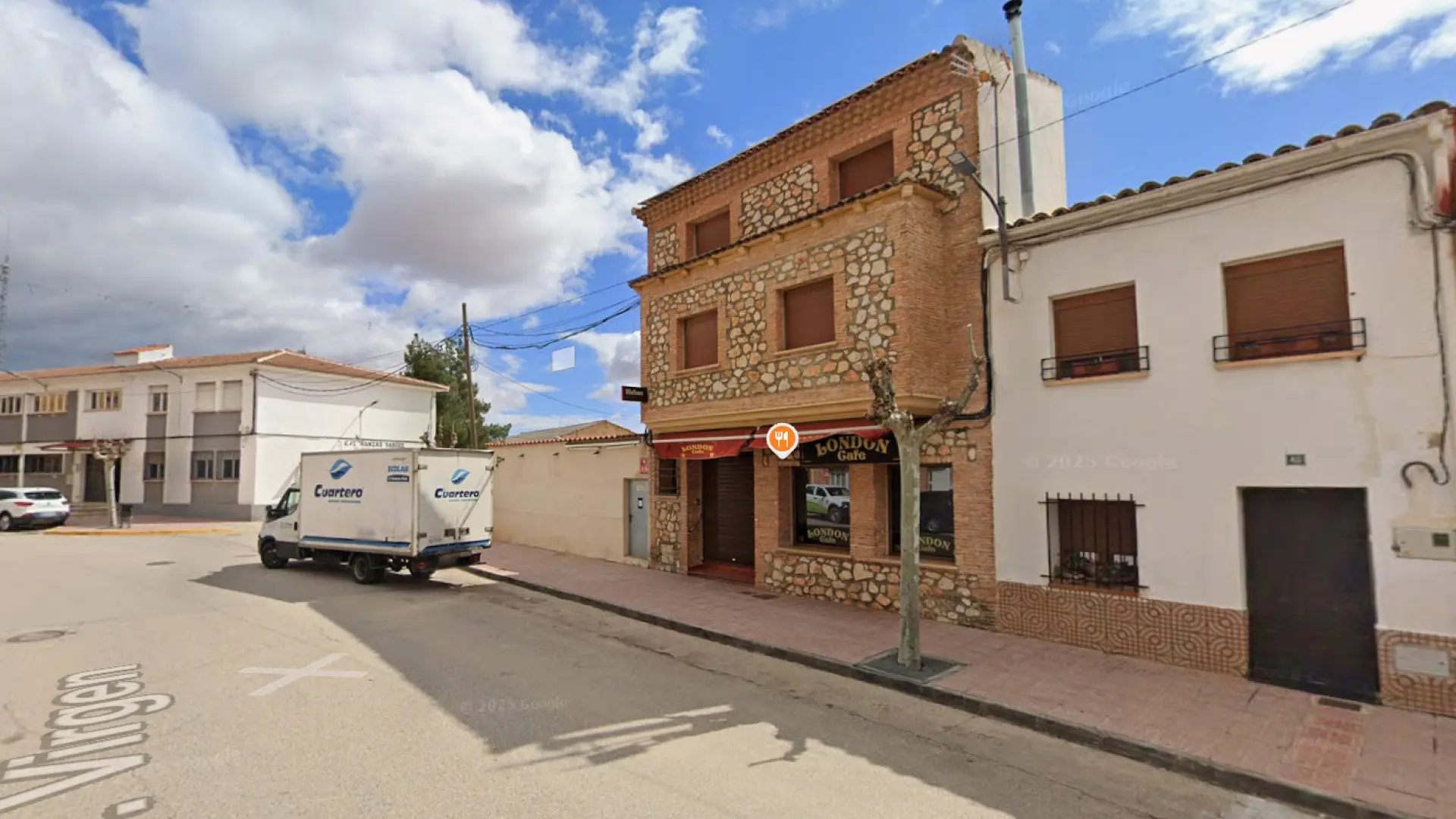 Muere un hombre tras caerle encima la persiana de un bar al que intentaba entrar en Motilla de Palancar