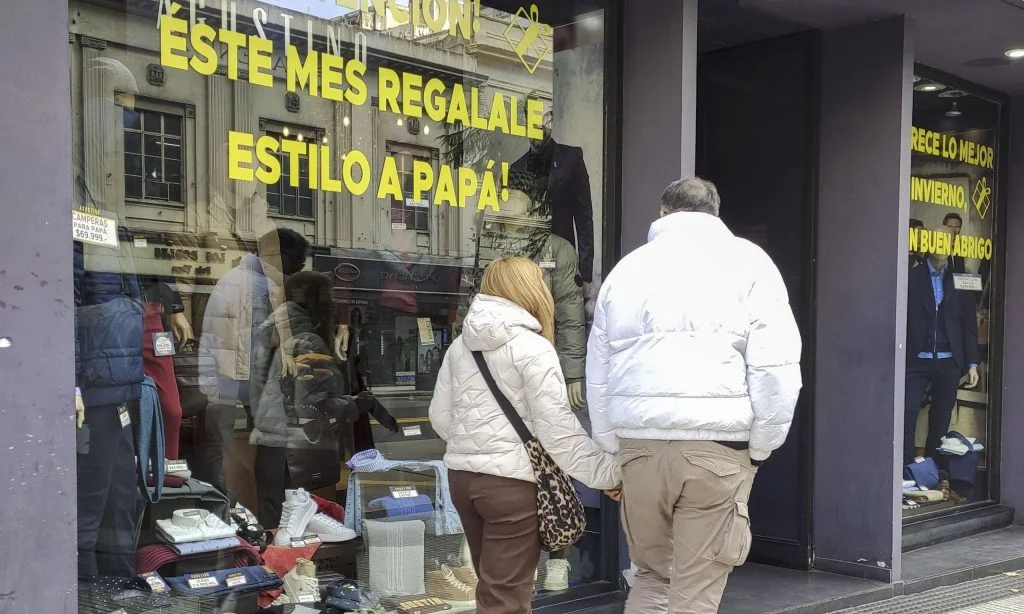 Día del Padre: el consumo no repunta y las ventas caen por cuarto año seguido