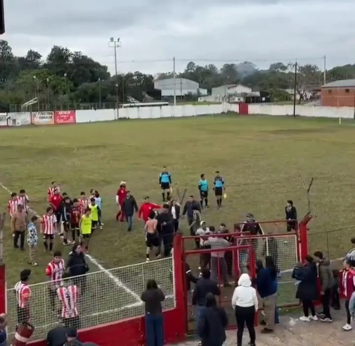 Semifinal de Reserva terminó en batalla campal