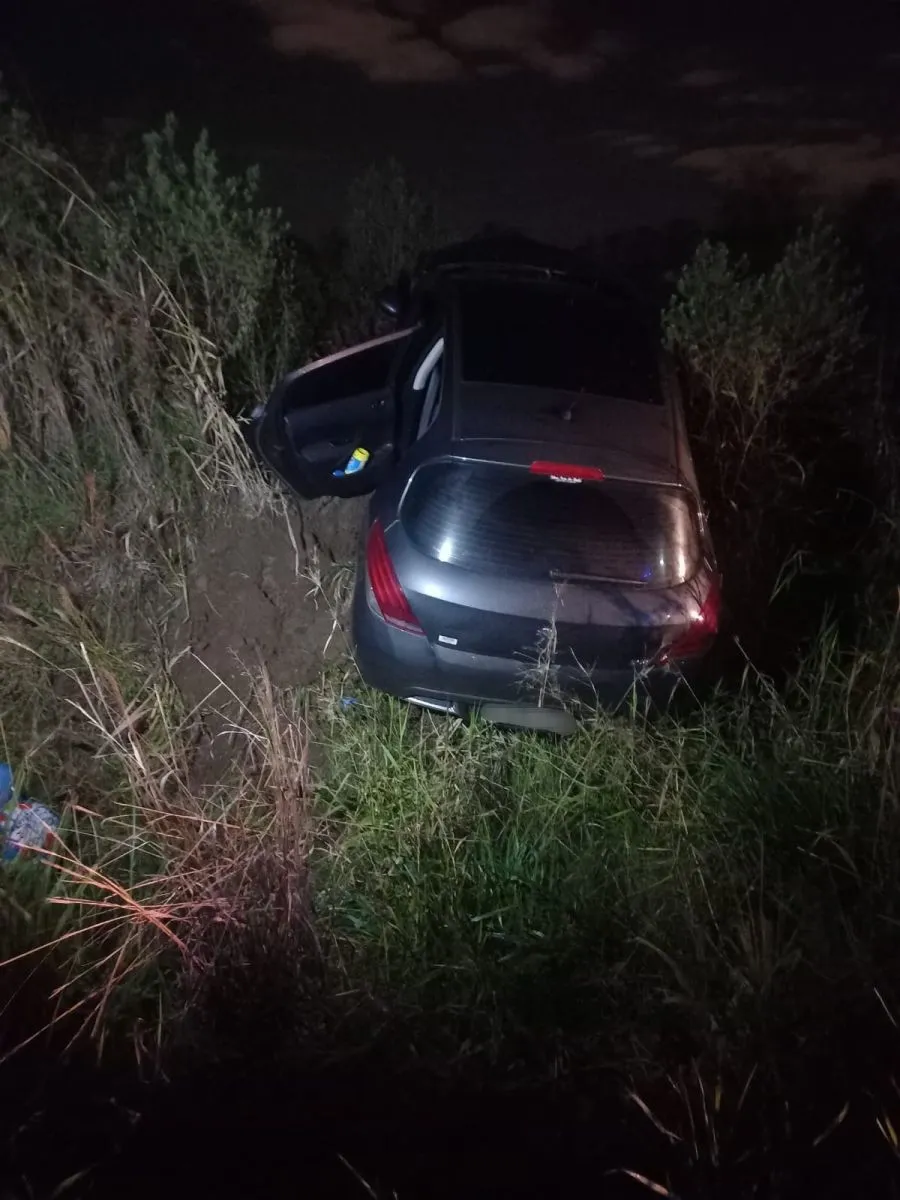 Posadas: manejaba alcoholizado a alta velocidad, despistó y terminó dentro de una zanja