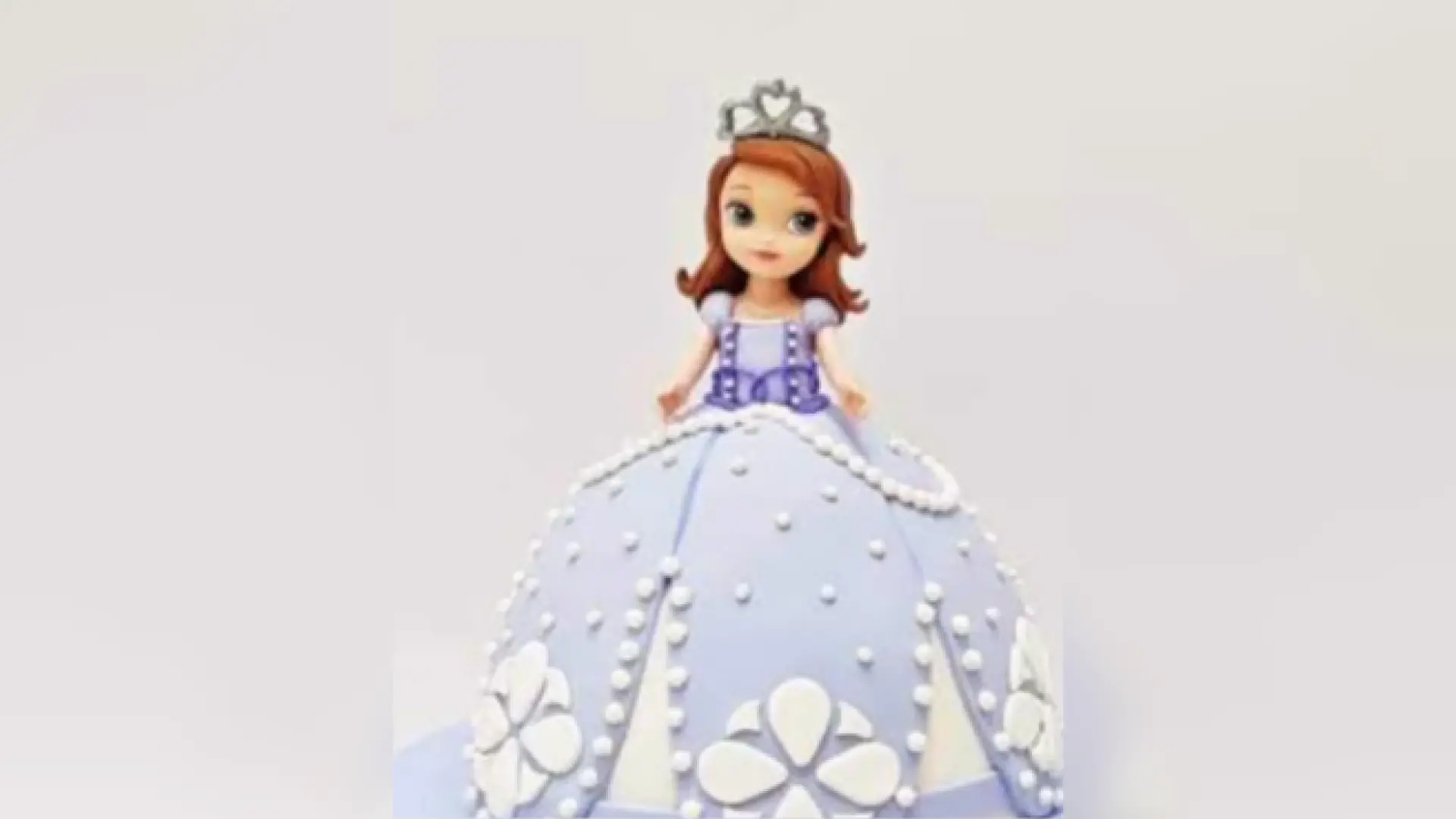 Pide una tarta con forma de princesa para su hija, pero el resultado no fue el que esperaba: "¡Qué feo!"
