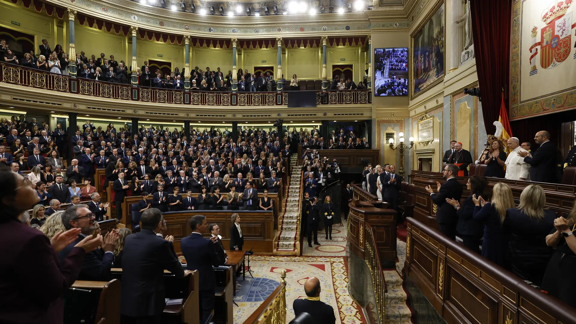Siete minutos de aplausos al Papa en el Congreso: una ovación más larga que la que se llevó la princesa Leonor