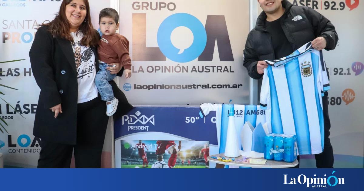 Con el Smart TV bajo el brazo: Un papá y su bebé ganaron los dos primeros premios del gran sorteo de La Opinión Austral