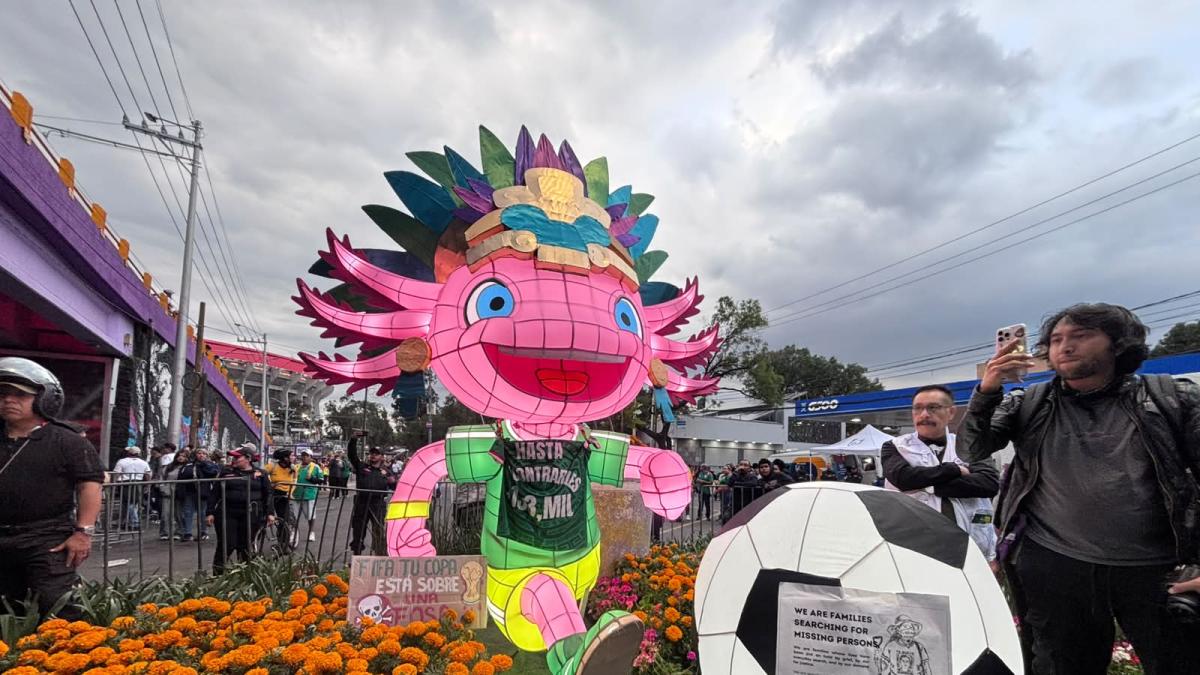 Buscadoras protestan en el Estadio CDMX durante el Mundial; exigen justicia