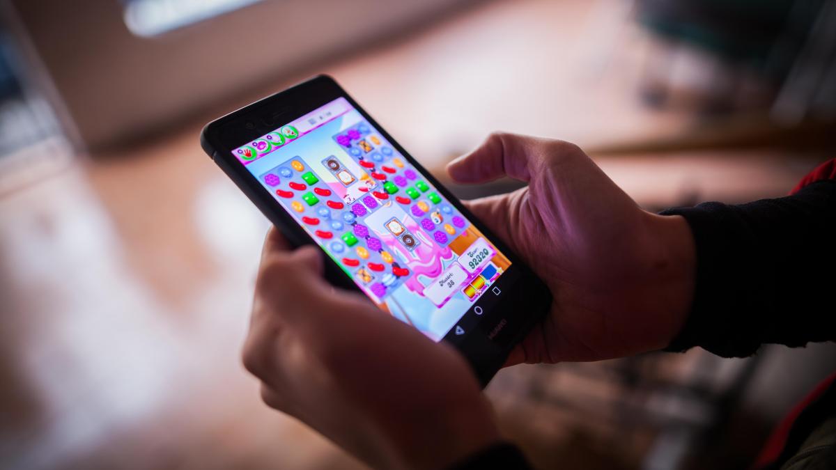 Seis de cada diez europeos juega a videojuegos en el móvil