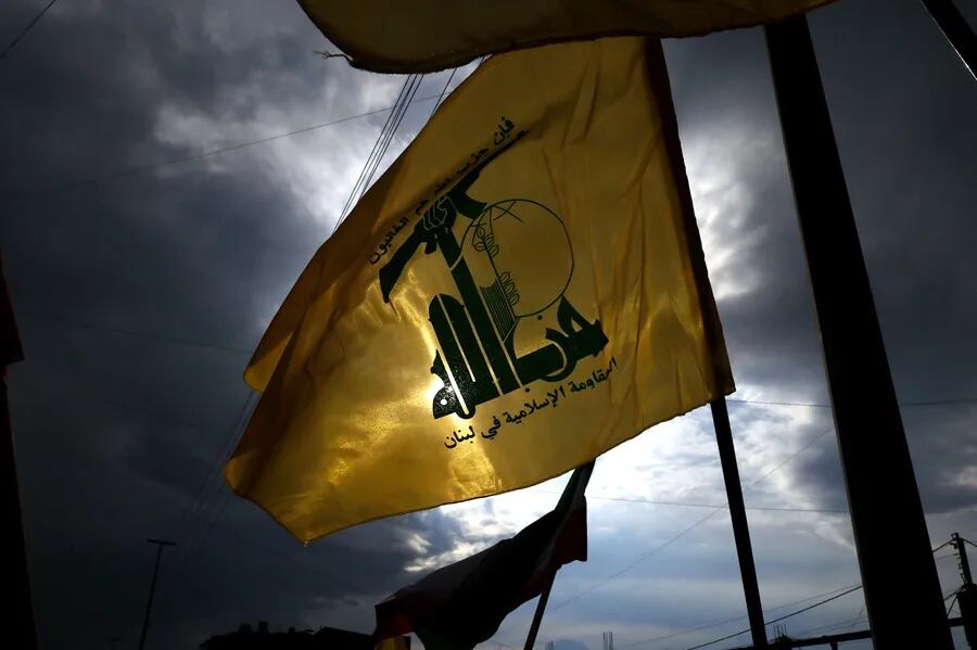 Hezbolá confirma alto el fuego en vigor desde ayer con Israel, al que acusa de violarlo