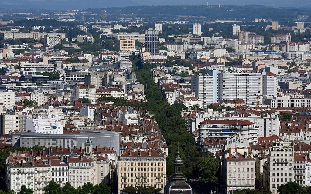France records around 1,000 additional deaths amid extreme European heat wave