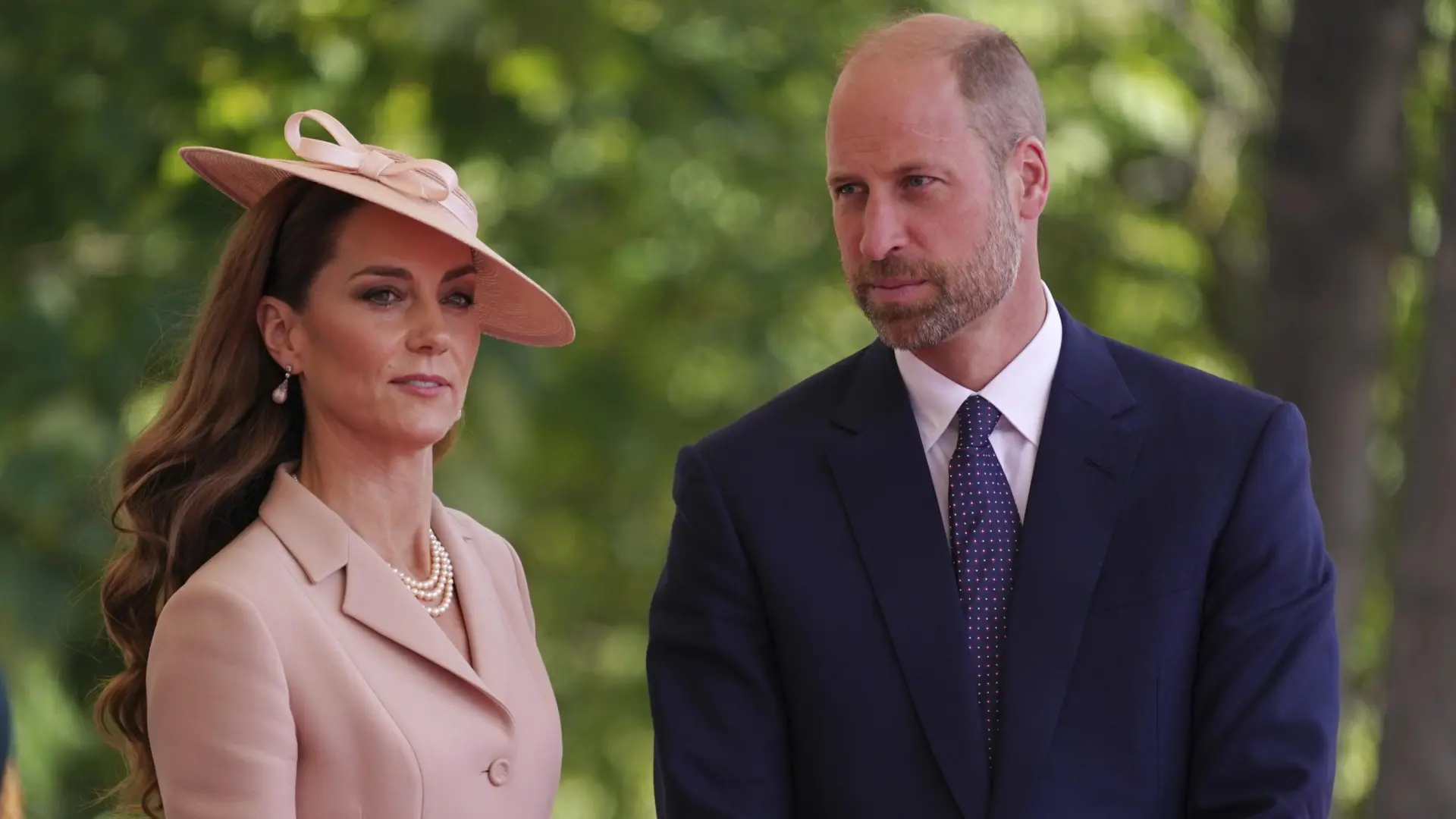 Guillermo de Inglaterra admite que sale a circular en moto disfrazado y que a Kate "le horroriza"