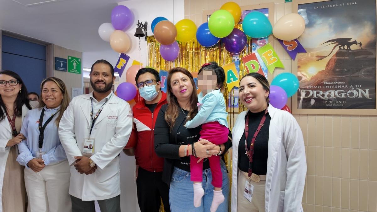 Niña de dos años supera el cáncer cerebral con apoyo del ISSSTE