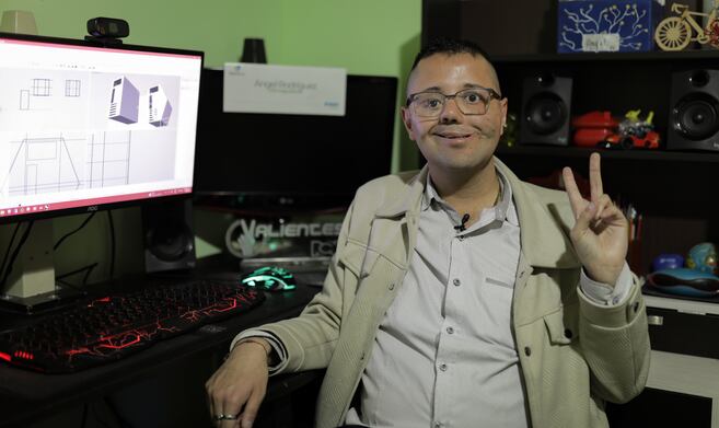 Ángel, el emprendedor que cruzó fronteras a pesar de sus 57 cirugías